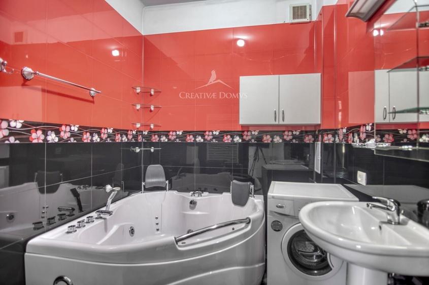 Apartament cu 3 camere semidecomandat în Sebastian