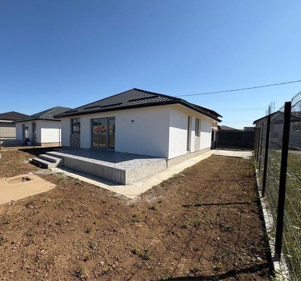 Casă cu 4 camere în Berceni