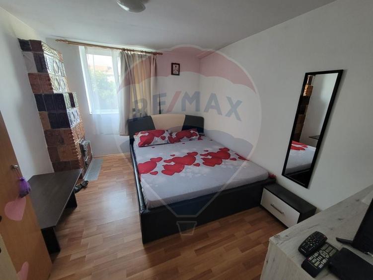 Apartament cu 2 camere semidecomandat, mobilat în Chitila