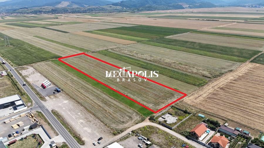 Teren agricol extravilan de 10900 mp, în Est