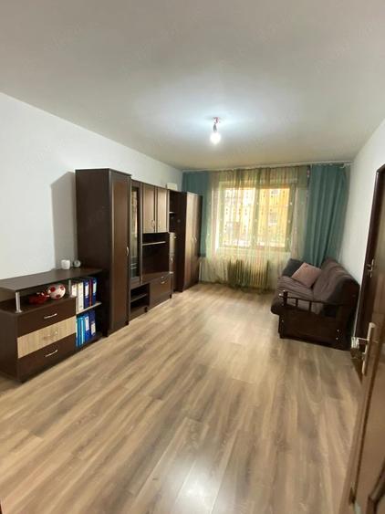 Apartament cu 2 camere decomandat în Sud