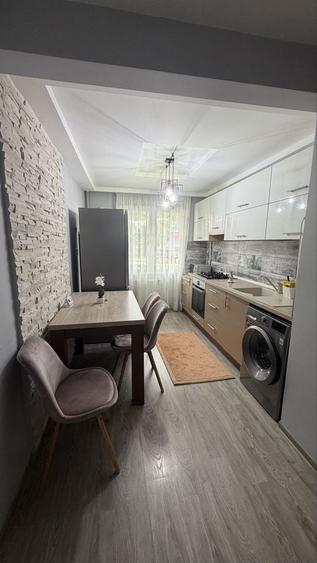 Apartament cu 2 camere decomandat în Tudor