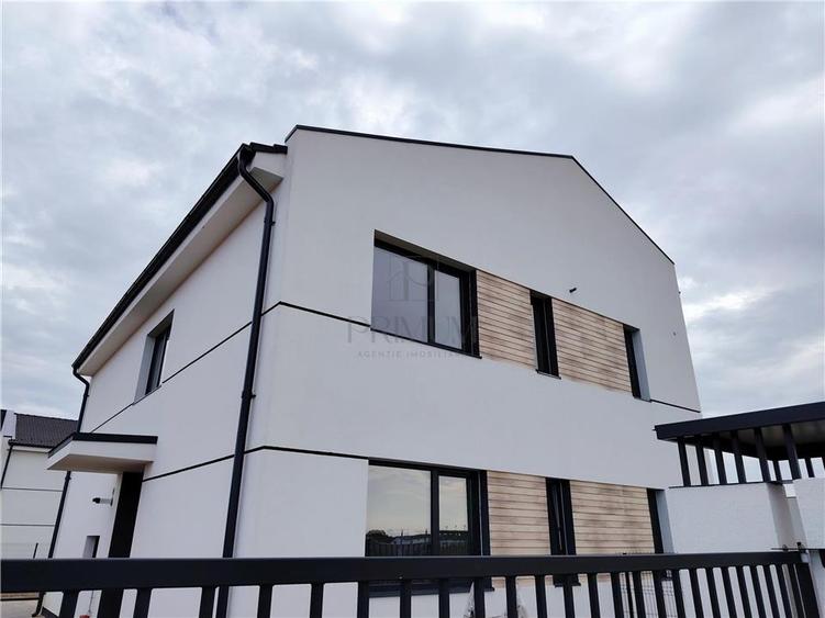 Duplex cu 5 camere cu Teren 330 Mp în Moșnița Nouă