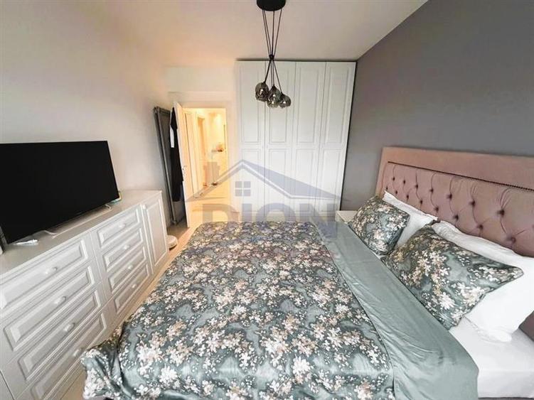 Apartament cu 3 camere decomandat în Drumul Taberei