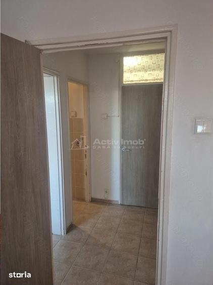 Apartament cu 2 camere decomandat în Timpuri Noi