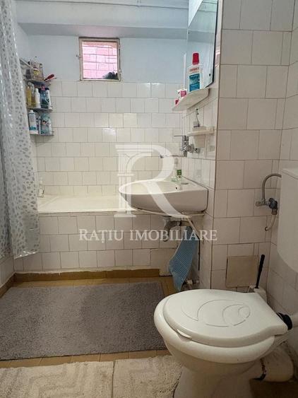 Apartament cu 4 camere decomandat, mobilat în Dacia