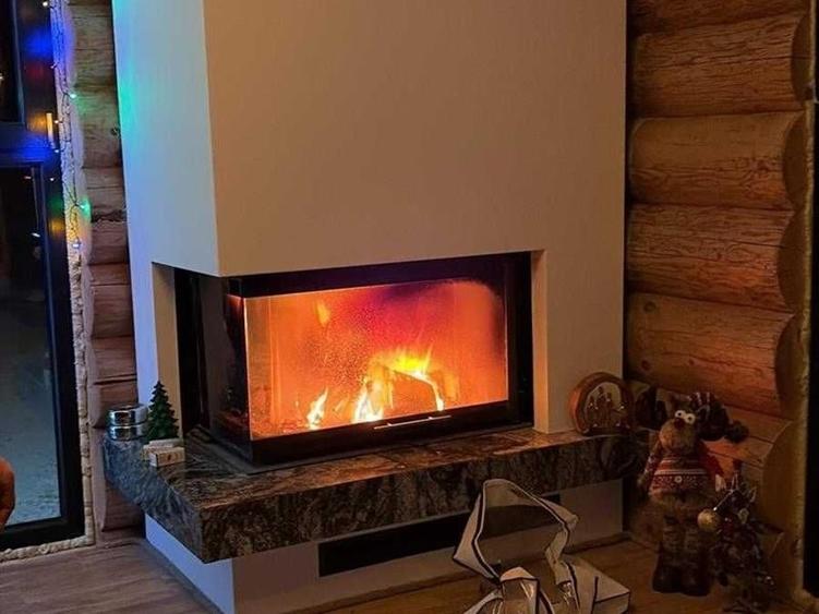 Casă individuală cu 5 camere cu Teren 4000 Mp în Central