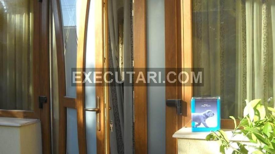 Casă individuală cu 4 camere cu Teren 400 Mp în Central