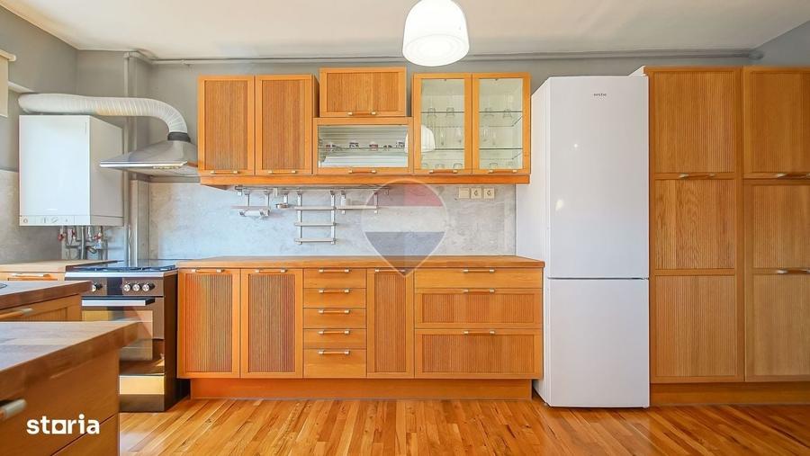 Apartament 4 camere de inchiriat, Str. Toamnei, Brasov - 1