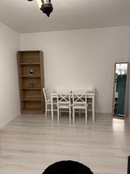 Apartament cu 3 camere semidecomandat, mobilat în Călărași