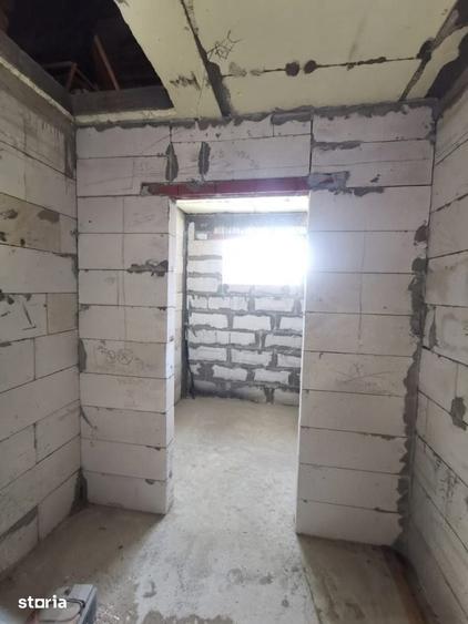 Casă cu 8 camere cu Teren 818 Mp în Cârcea