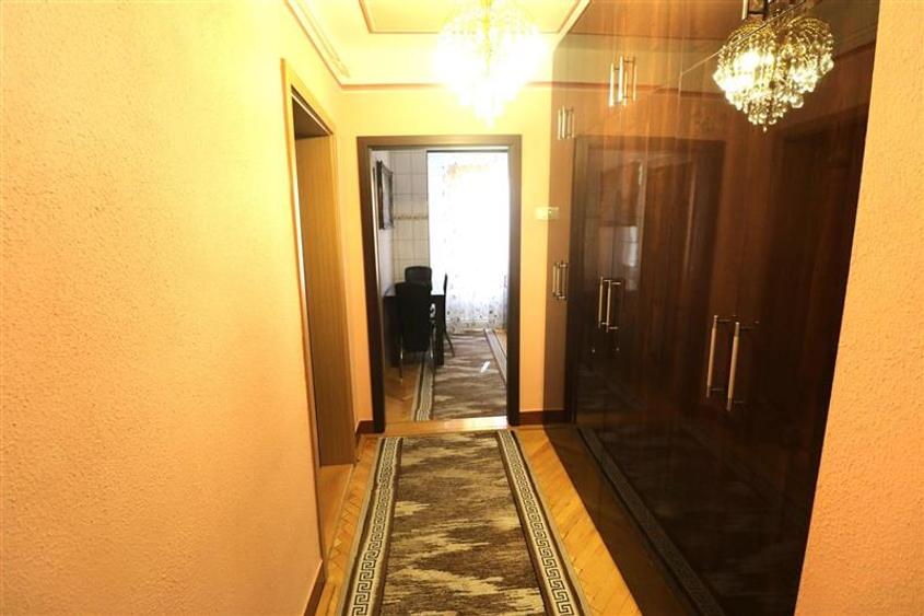 Apartament cu 2 camere decomandat în Cetății
