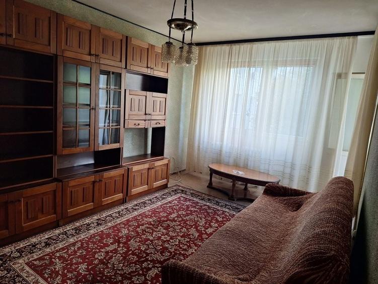 Apartament cu 2 camere decomandat în 1 Mai