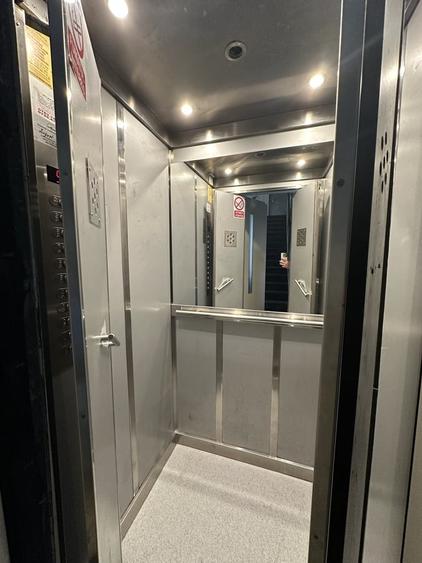 Apartament cu 4 camere decomandat în Drumul Taberei