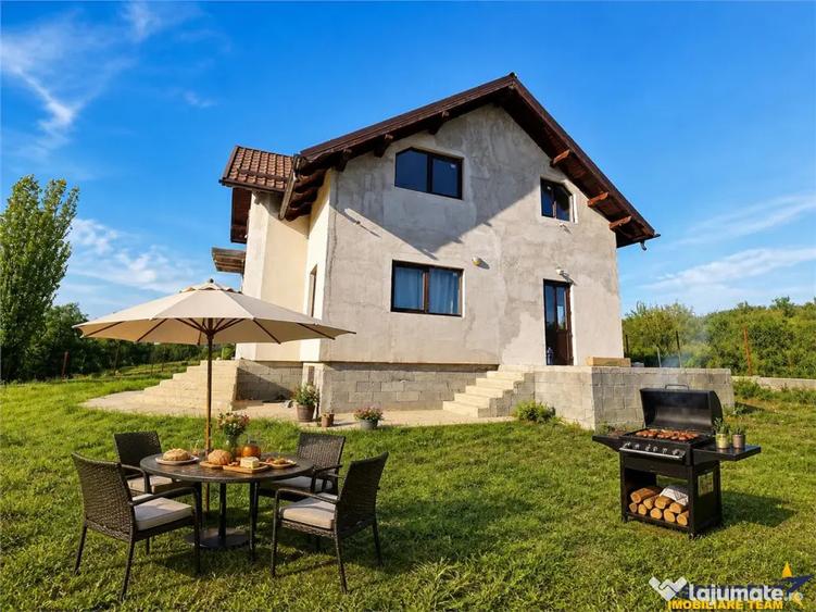 Casă cu 5 camere cu Teren 1532 Mp în Șinca