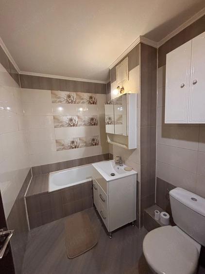 Apartament cu 2 camere decomandat în Craiovița Nouă