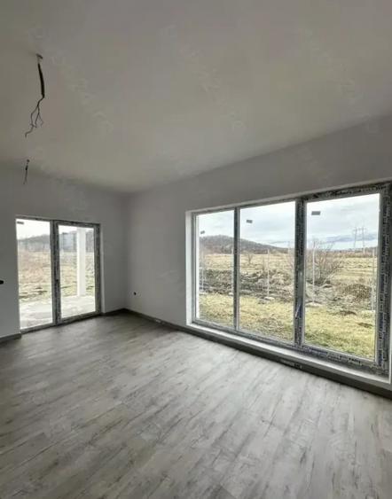 Casă individuală cu 4 camere cu Teren 600 Mp în Hărman