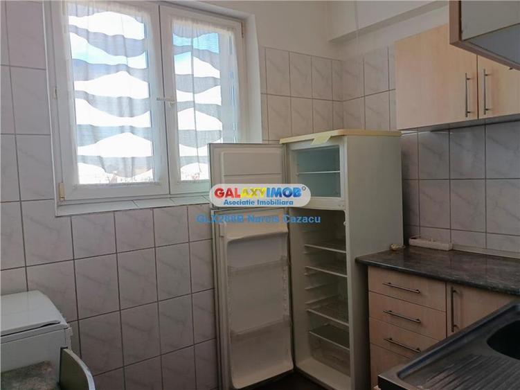 Garsonieră decomandată, mobilată în Universitate