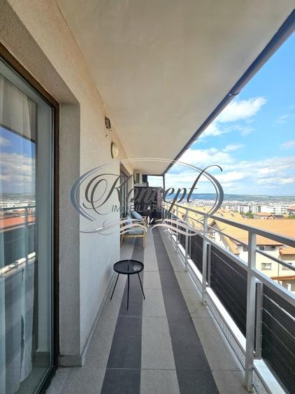 Apartament cu 5 camere semidecomandat, mobilat în Bună Ziua