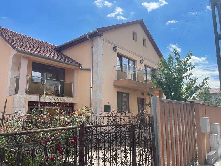 Casă cu 4 camere cu Teren 400 Mp în Exterior Vest