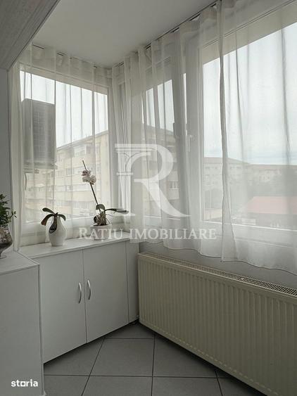 Apartament cu 3 camere semidecomandat în Iosia