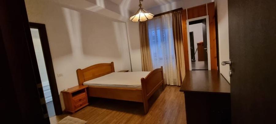 Apartament cu 2 camere decomandat în Roșu
