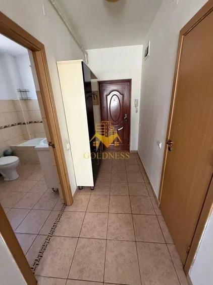 Apartament cu 3 camere semidecomandat, mobilat în Dâmbul Rotund