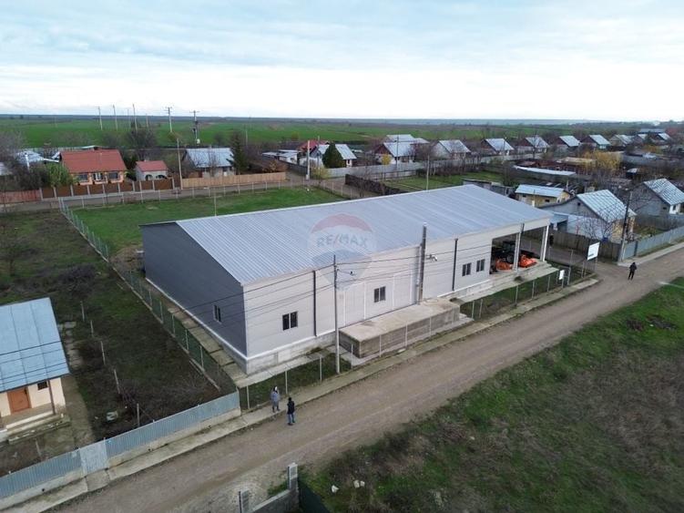 Spațiu industrial, de 700 mp, în Piscu