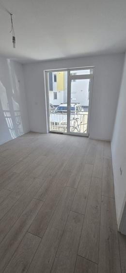 Apartament cu 2 camere decomandat în Girocului