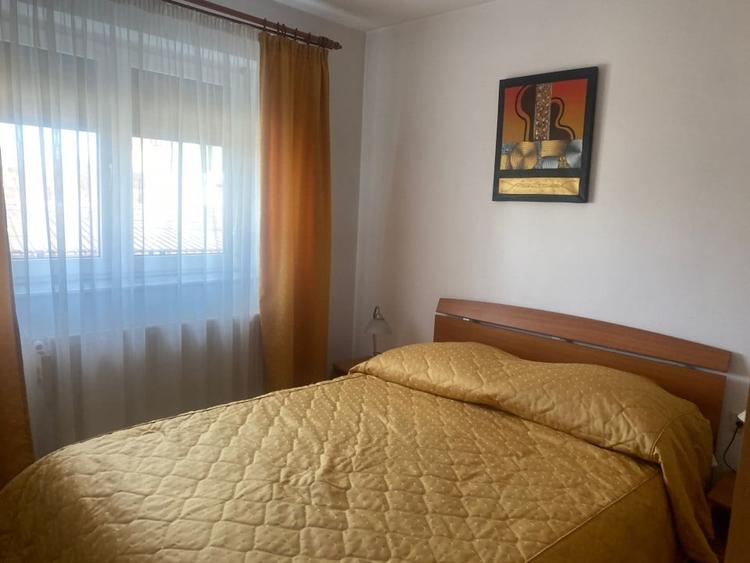 Casă individuală cu 5 camere cu Canalizare în Centrul Istoric