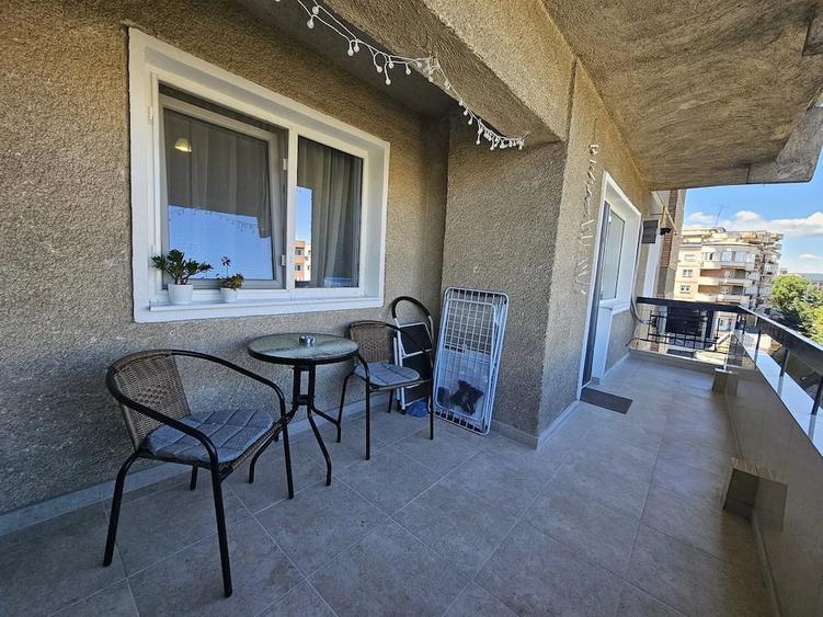 Apartament cu 2 camere decomandat în Decebal