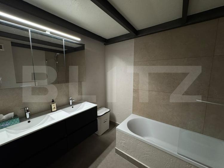 Apartament cu 3 camere semidecomandat, mobilat în Semicentral