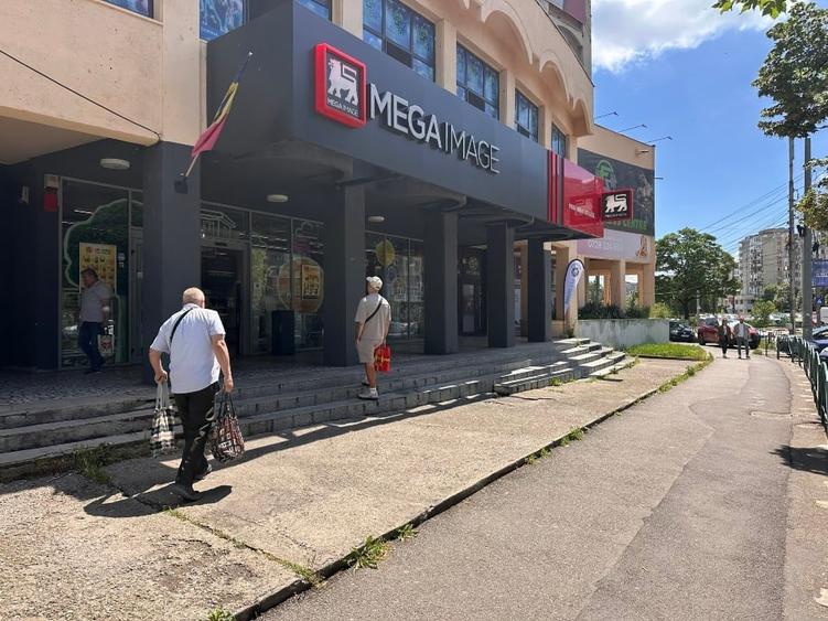 Spațiu comercial, de 812 mp, în Republicii