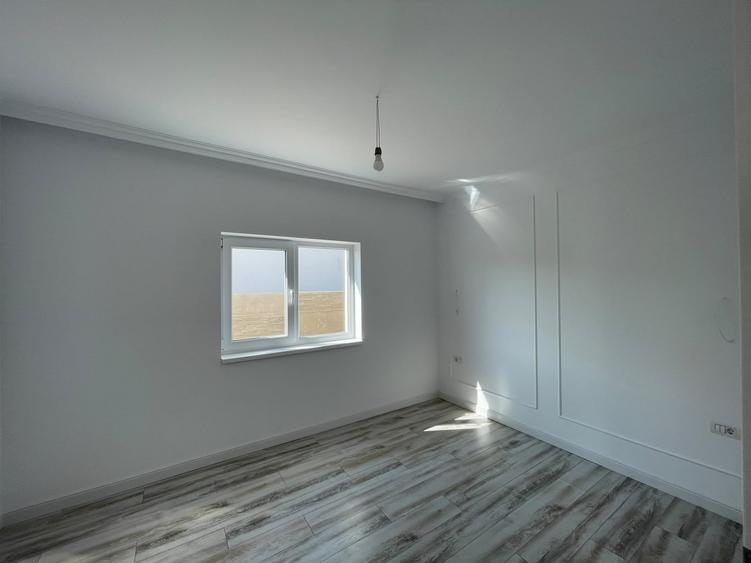Duplex cu 3 camere cu Canalizare în Moșnița Nouă