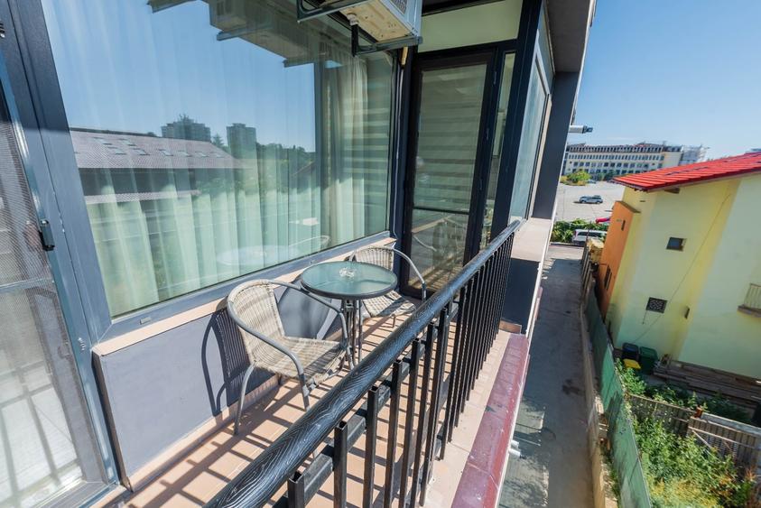 Apartament cu 2 camere decomandat, mobilat în Universitate