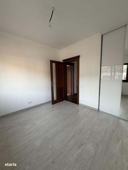 Casă cu 4 camere în Florești
