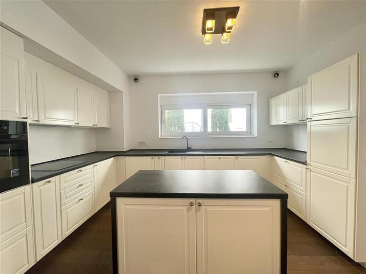 Duplex cu 6 camere cu Garaj în Herăstrău