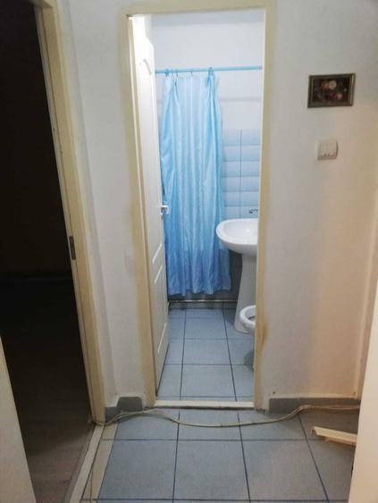 Apartament cu 3 camere semidecomandat în Sud
