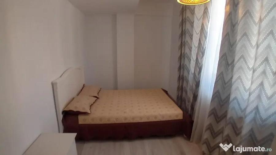 Apartament cu 3 camere decomandat în Sud