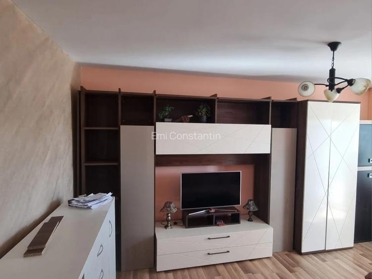 Etaj 3-Gradinari Iulius Mall-3 Camere Decomandat-doua bai-renovat