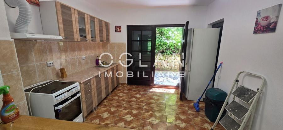 Casă individuală cu 4 camere cu Canalizare în Bobâlna