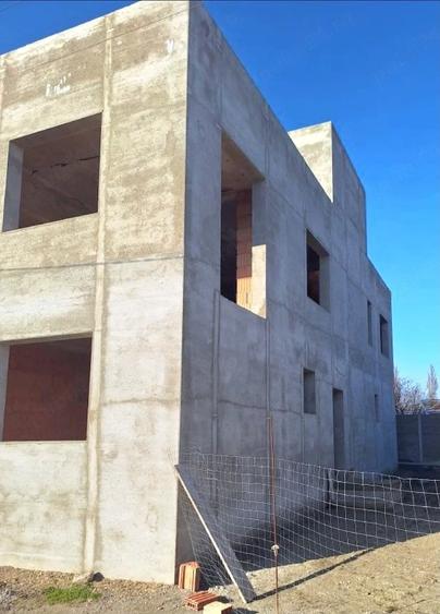 Casă cu Teren 400 Mp în Utvin