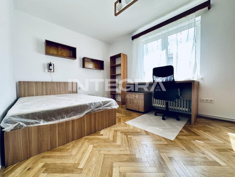 Apartament cu 3 camere decomandat, mobilat în Central
