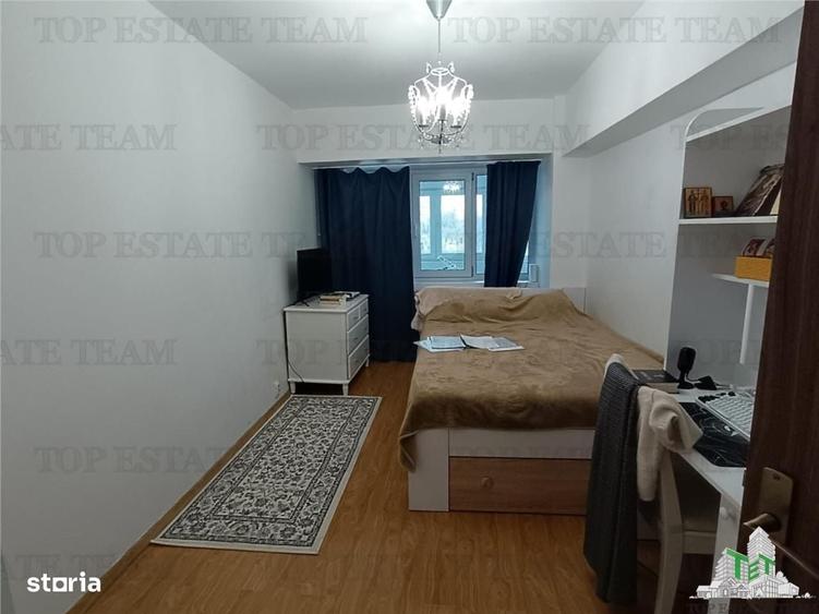 Apartament cu 3 camere decomandat în 1 Mai