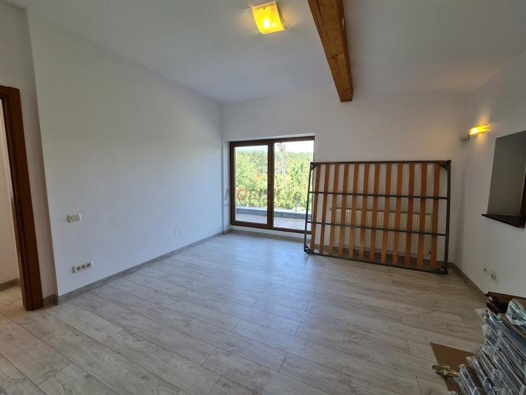 Casă individuală cu 5 camere cu Canalizare în Mogoșoaia