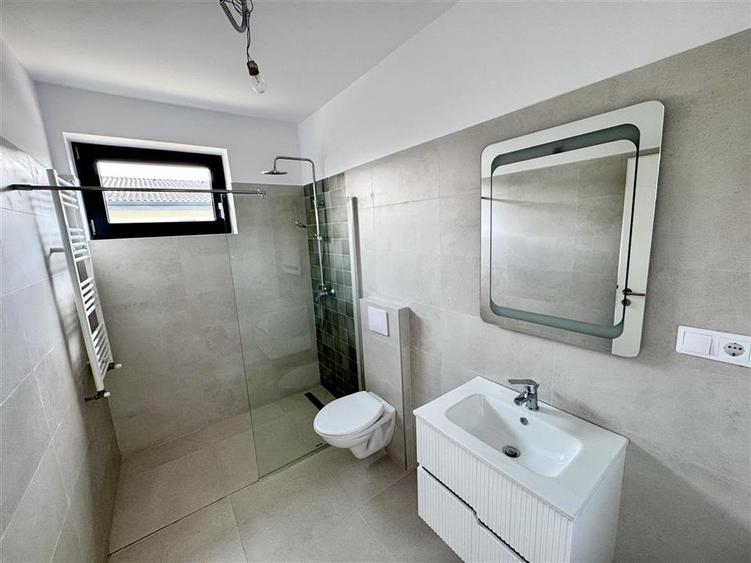 Casă individuală cu 4 camere cu Teren 500 Mp în Sânpetru