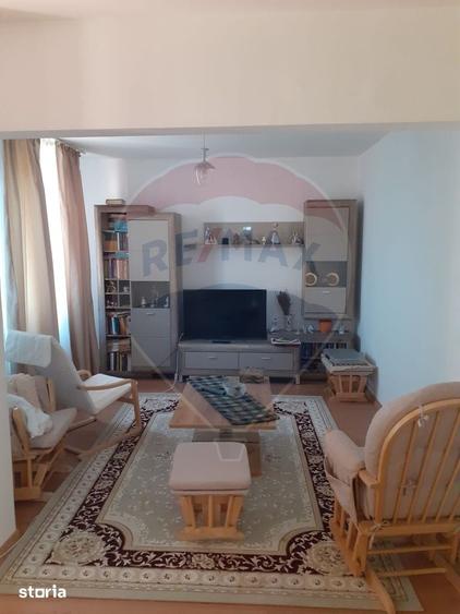 Casă cu 5 camere cu Teren 600 Mp în Tărtășești