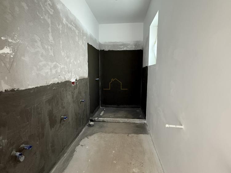 Casă individuală cu 4 camere cu Canalizare în Dragomirești-Deal