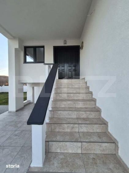 Casă cu 5 camere cu Teren 585 Mp în Jidvei