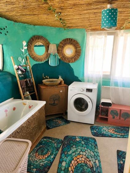 Casă cu 4 camere cu Teren 2700 Mp în Iacobeni